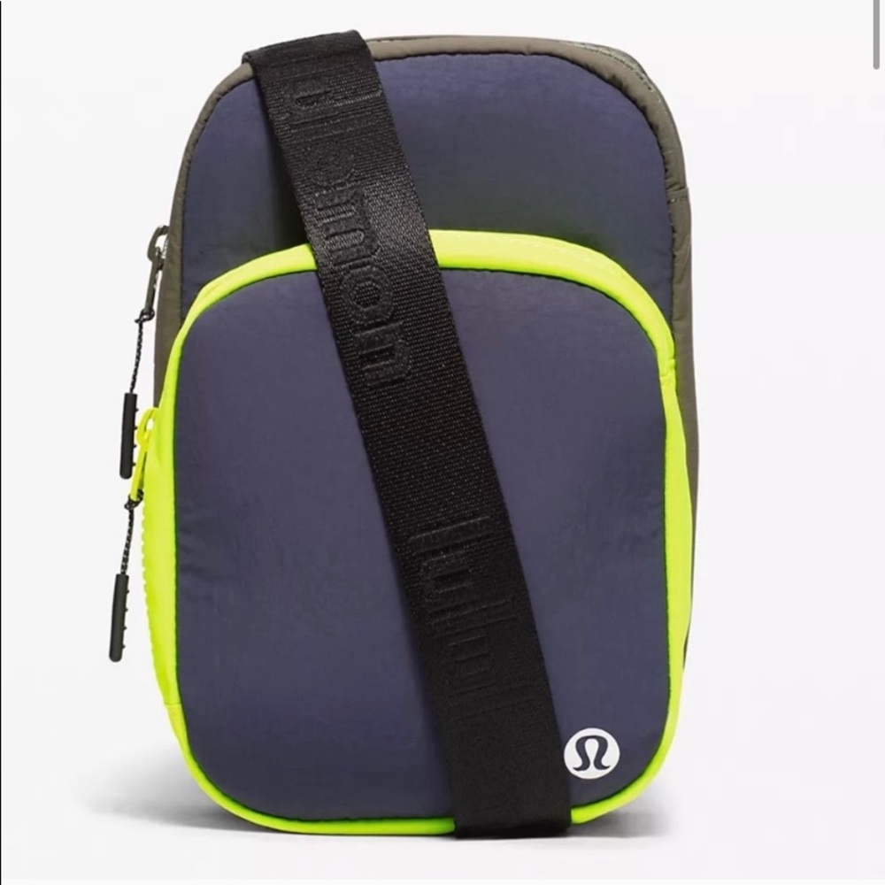 NWT Lululemon The rest is written crossbody